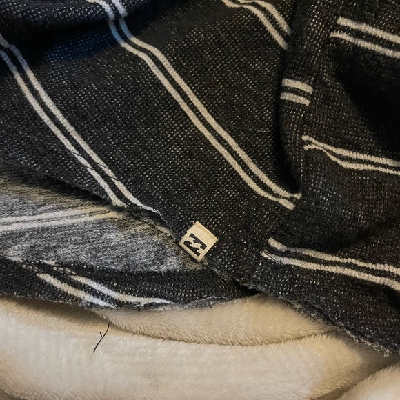 Billabong Henley Style Top - Picture 7 of 7